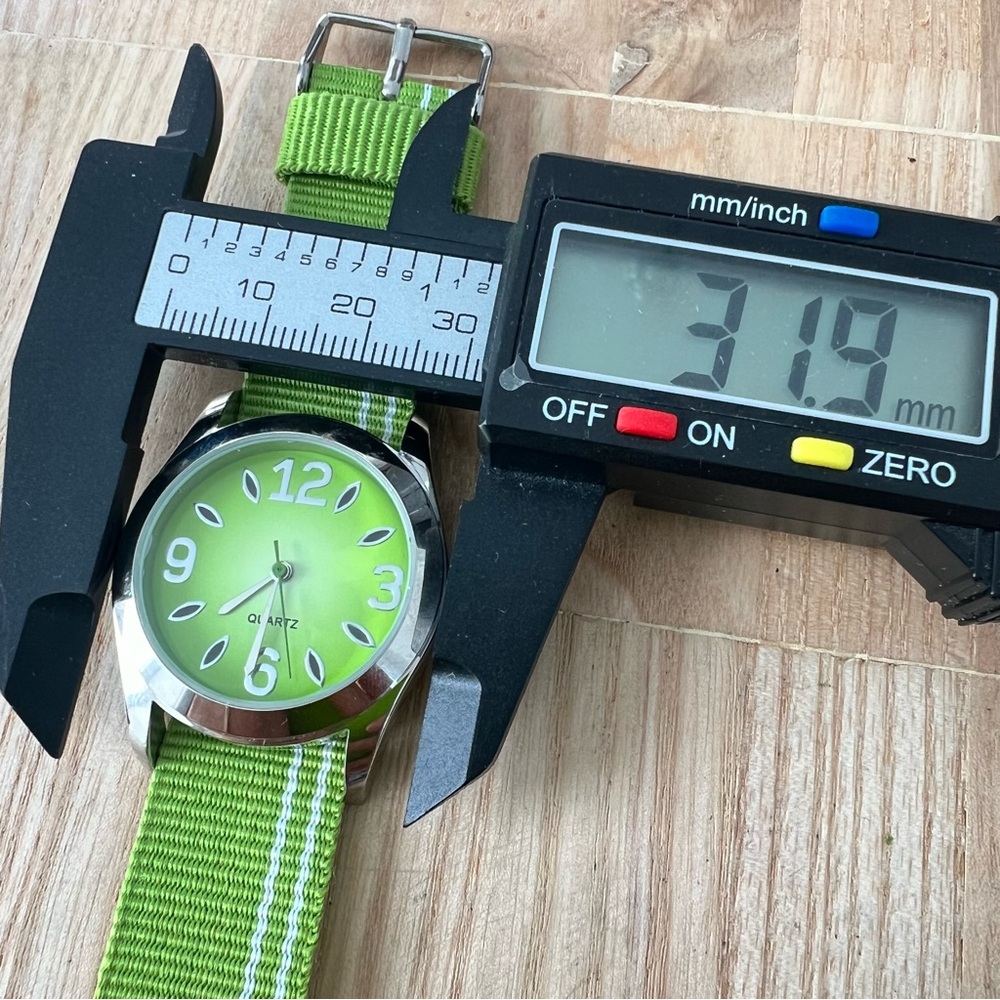 Unbranded lime green fashion watch NEW BATTERY - Picture 6 of 7